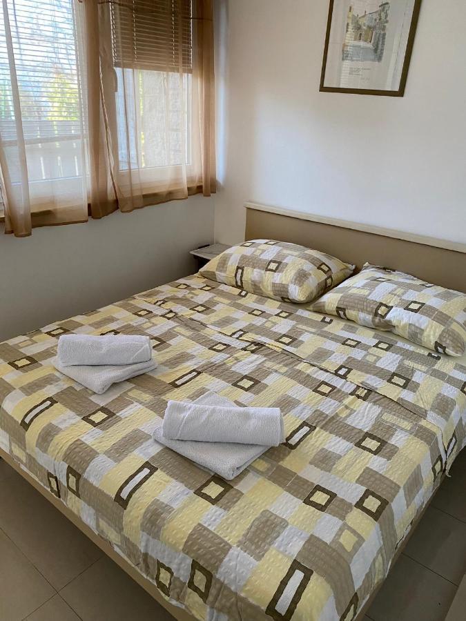 Apartmani Sara 오미살즈 외부 사진