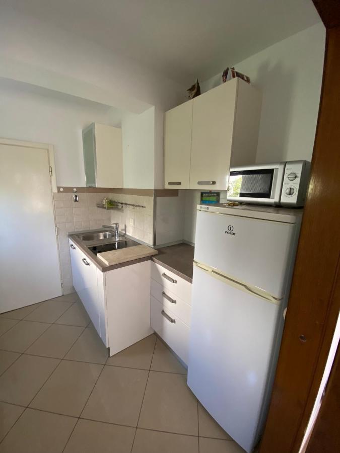 Apartmani Sara 오미살즈 외부 사진