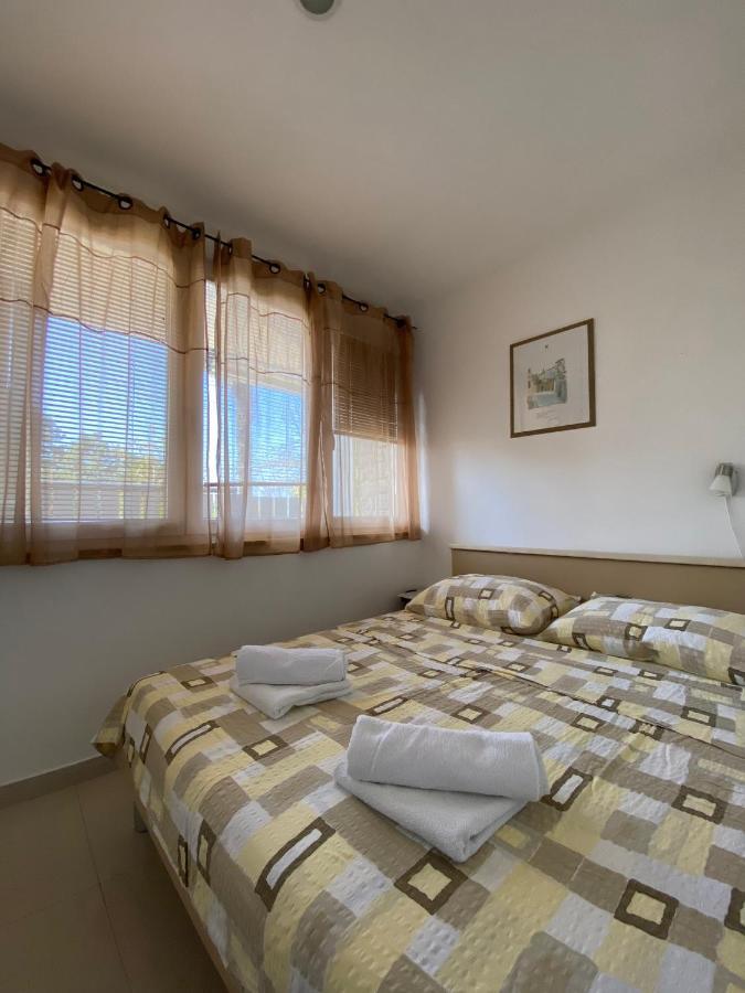 Apartmani Sara 오미살즈 외부 사진