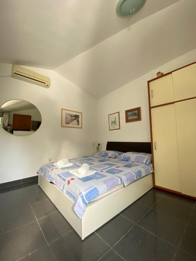 Apartmani Sara 오미살즈 외부 사진