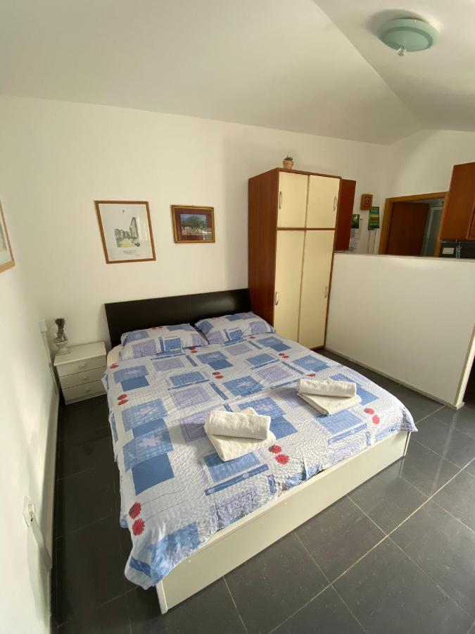 Apartmani Sara 오미살즈 외부 사진